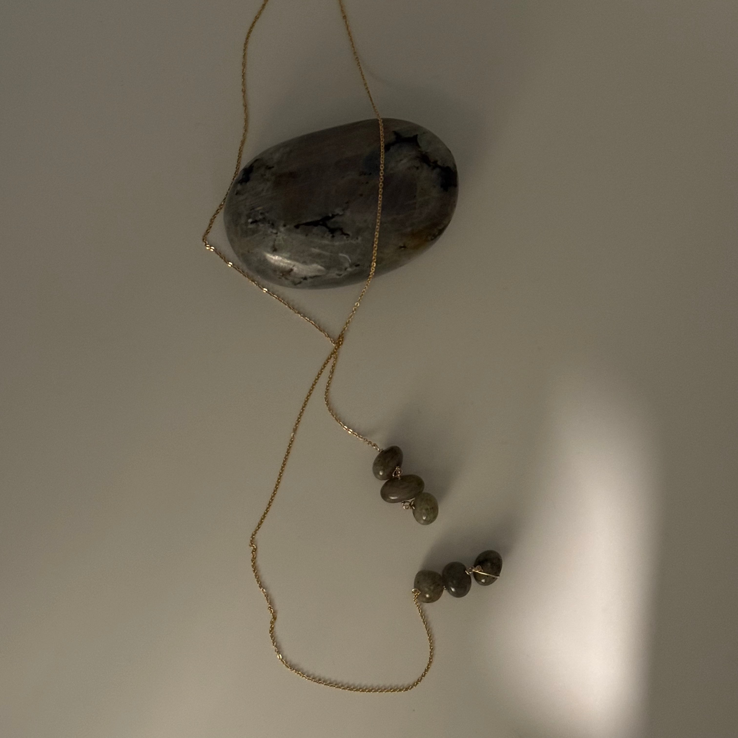 Infinite - Lariat necklace with Labradorite